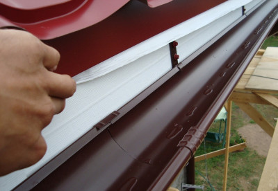 Как правильно положить металлочерепицу на крышу