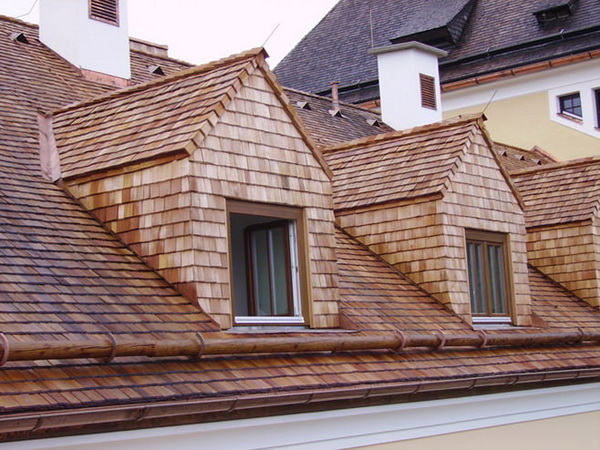 Деревянная черепица-дранка на крыше