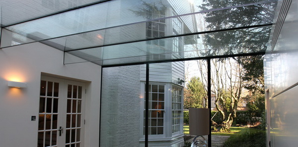 Панорамная стеклянная крыша на стальном каркасе