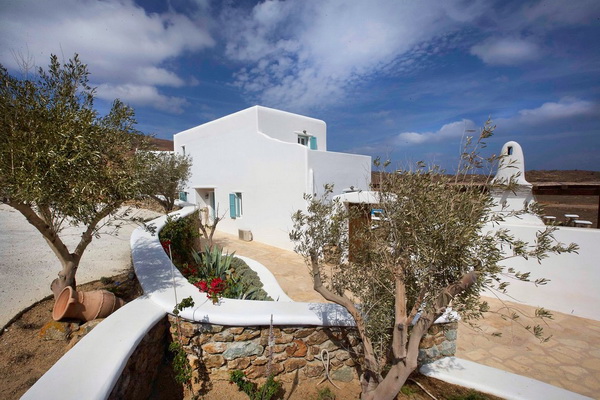 Греческий дом с односкатной крышей