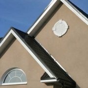 Как устроить окна на фронтоне крыши: специфика устройства окон и технология их обрамления