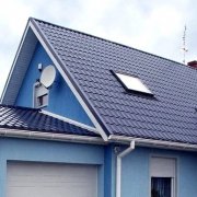 Двухскатная крыша из профнастила: специфика строительства + пошаговый обзор технологии