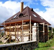 Как устроена двухскатная крыша дома, имеющего в основании прямоугольник: принципы строительства