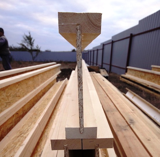 Балки перекрытия деревянные двутавровые и железобетонные видыТехнические требования к металлическим и бетонным балкам их монтаж