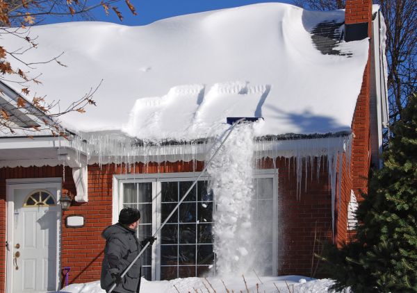 Алюминиевый скребок для уборки снега с крыши телескопический Горыныч (10645)