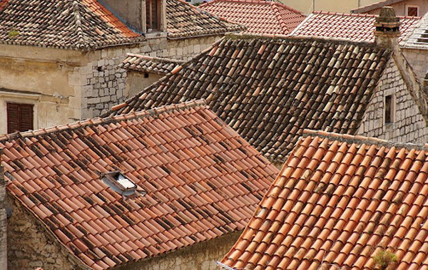 Старые черепичные крыши