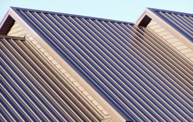 Фото крыши из коричневого профнастила
